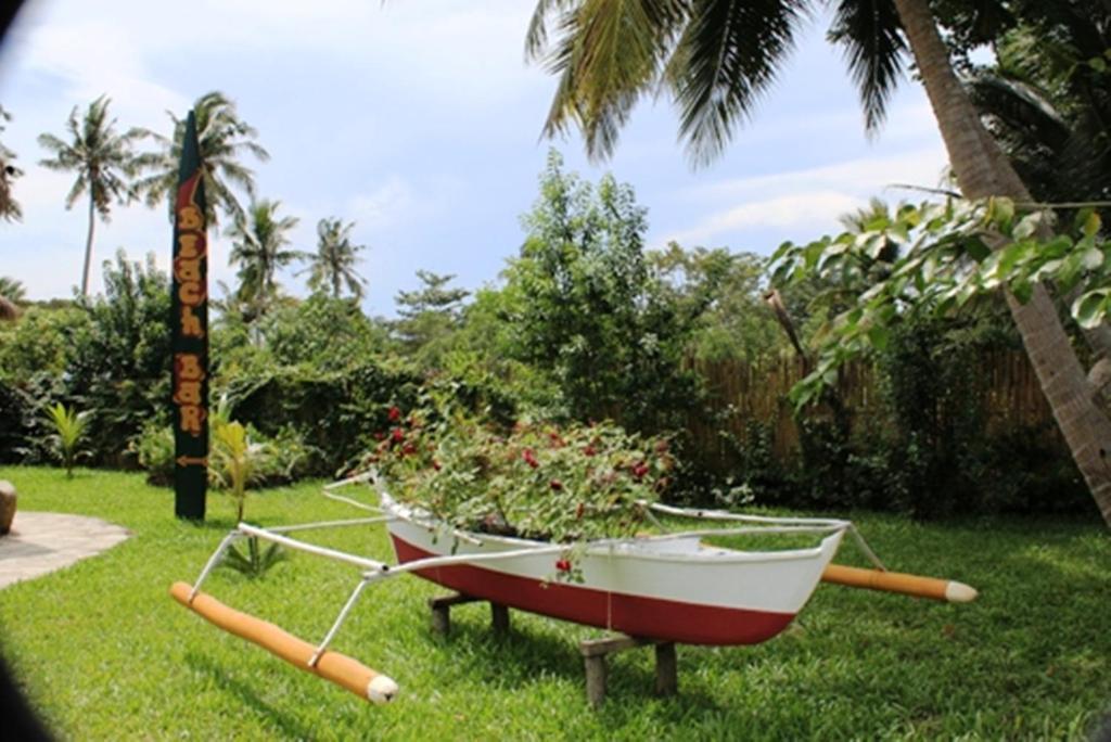 Cooper'S Beach Resort Lucbuan Exterior foto