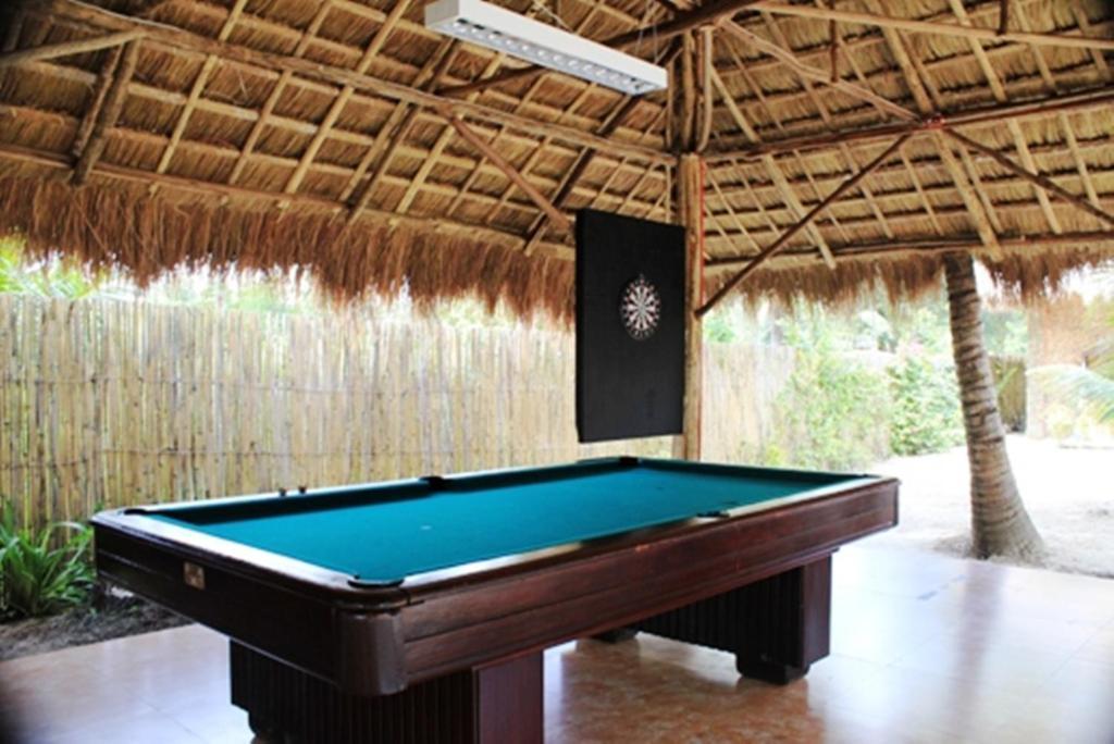 Cooper'S Beach Resort Lucbuan Exterior foto