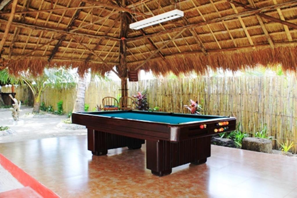 Cooper'S Beach Resort Lucbuan Exterior foto
