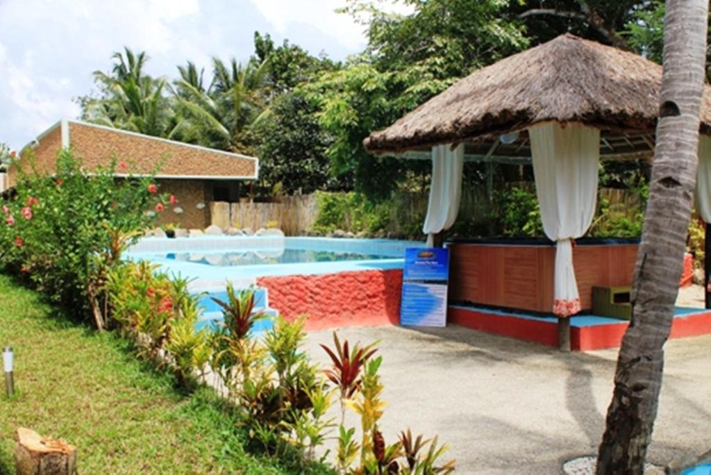 Cooper'S Beach Resort Lucbuan Exterior foto