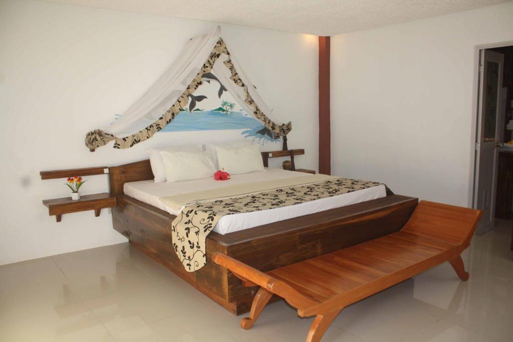 Cooper'S Beach Resort Lucbuan Exterior foto