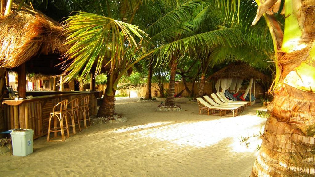 Cooper'S Beach Resort Lucbuan Exterior foto