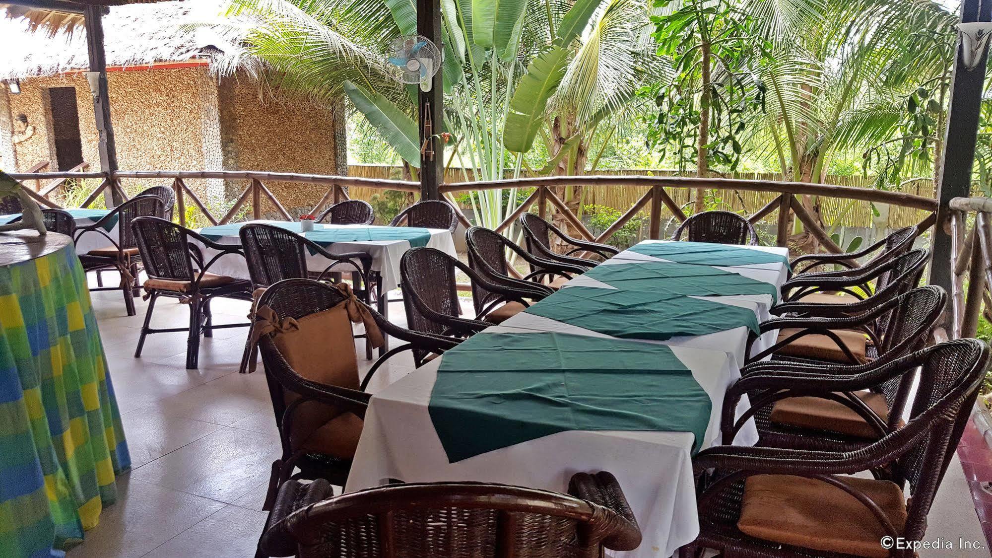 Cooper'S Beach Resort Lucbuan Exterior foto
