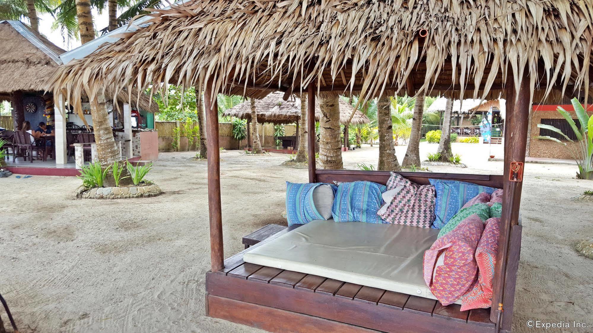 Cooper'S Beach Resort Lucbuan Exterior foto