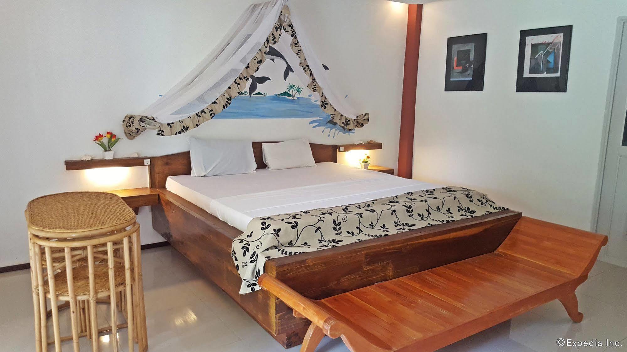 Cooper'S Beach Resort Lucbuan Exterior foto