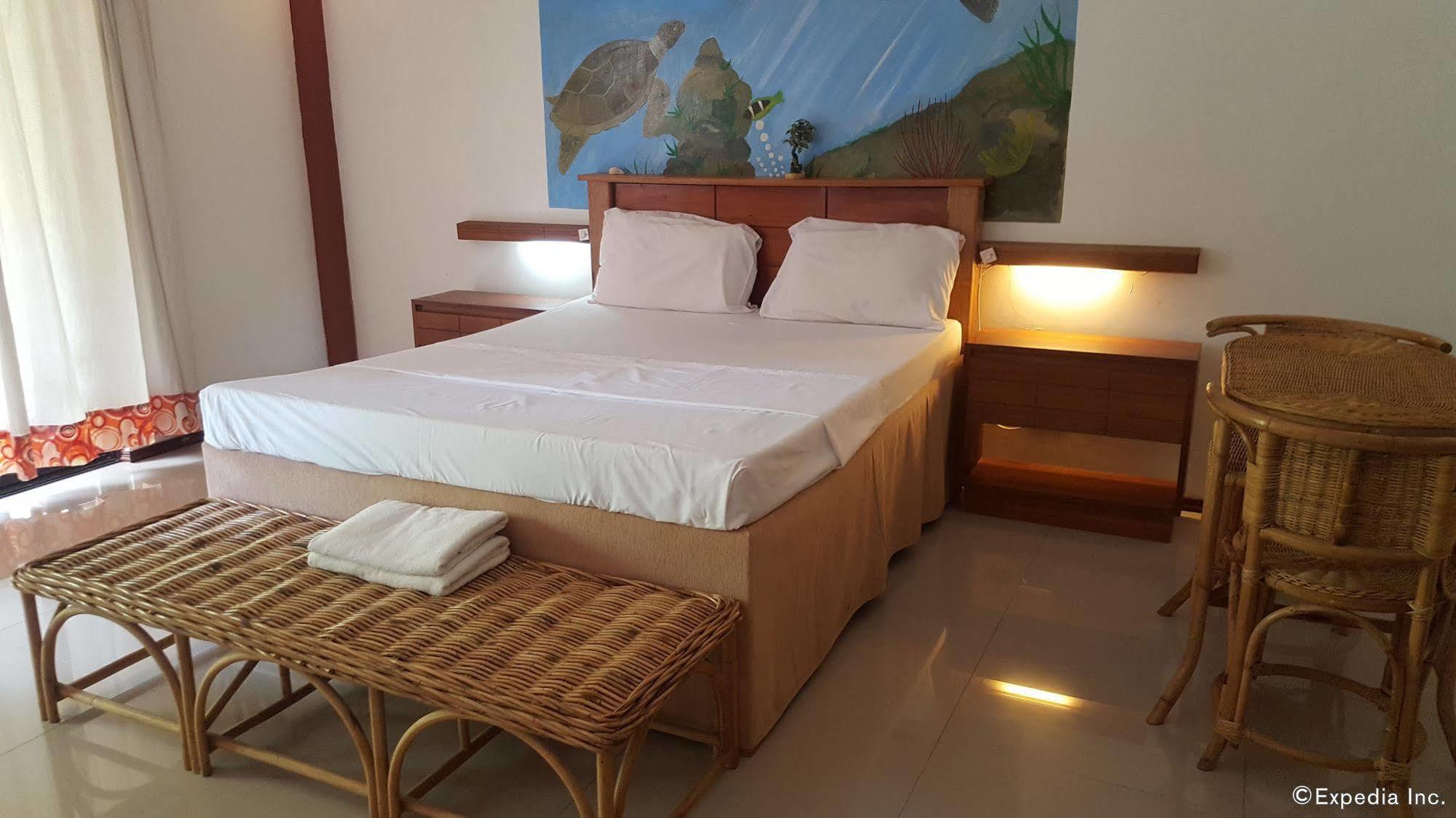 Cooper'S Beach Resort Lucbuan Exterior foto