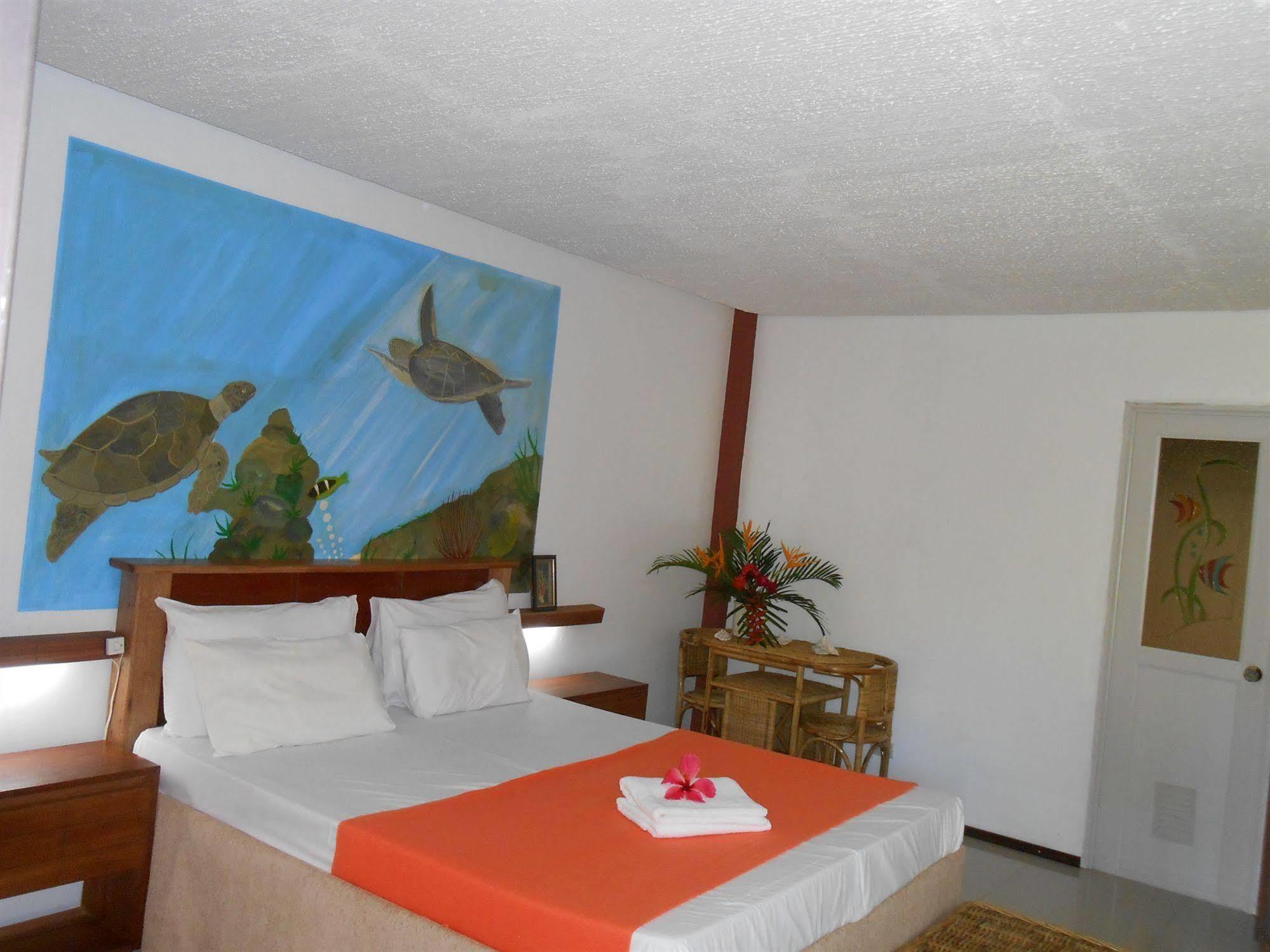 Cooper'S Beach Resort Lucbuan Exterior foto