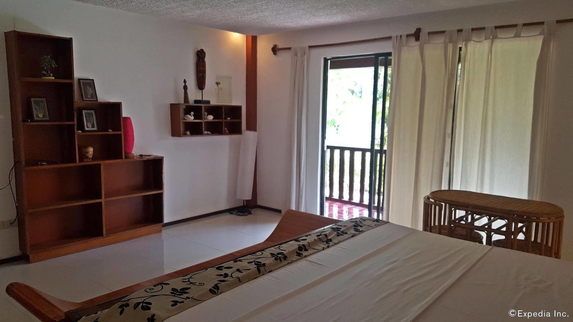 Cooper'S Beach Resort Lucbuan Exterior foto