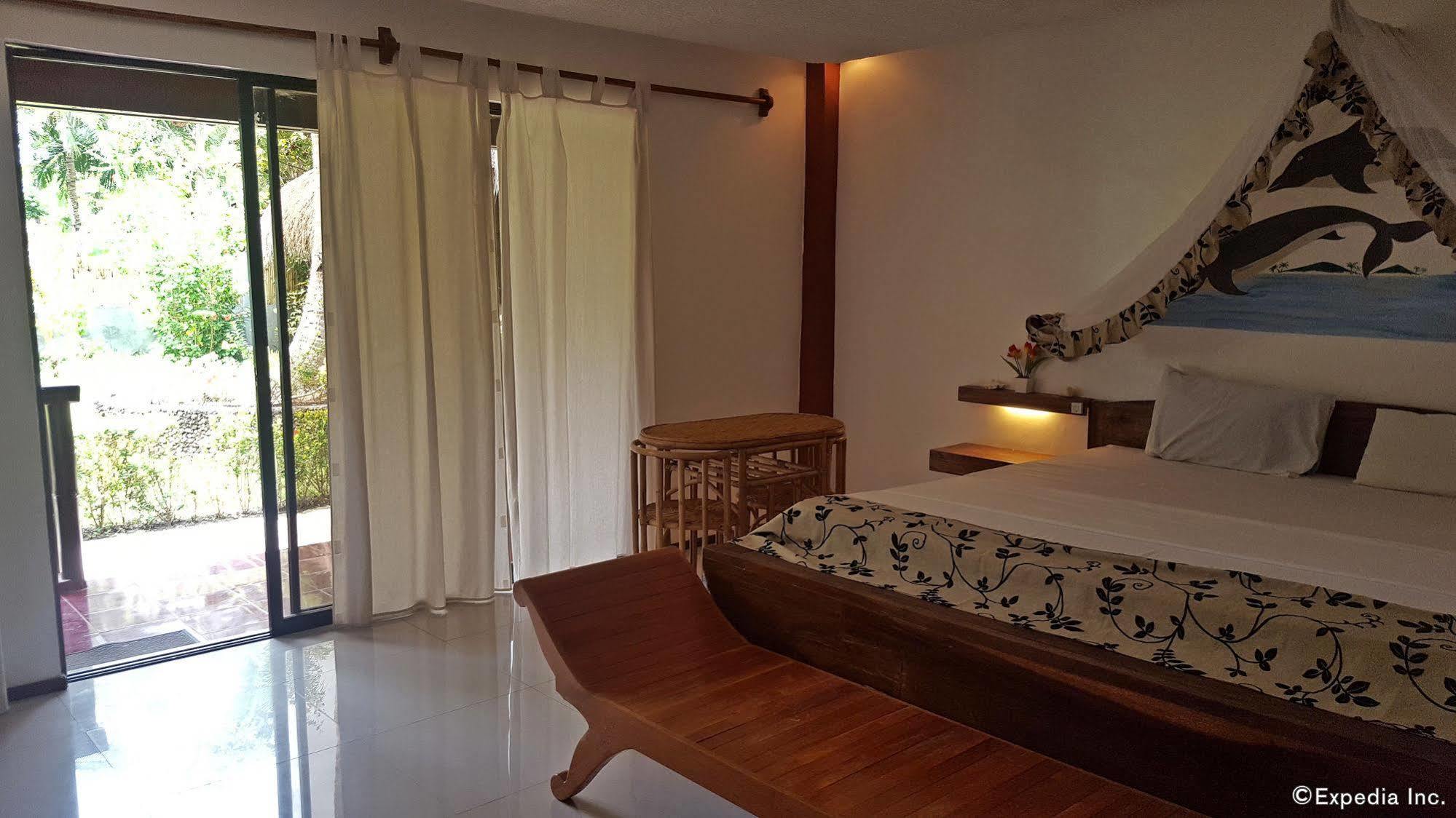 Cooper'S Beach Resort Lucbuan Exterior foto