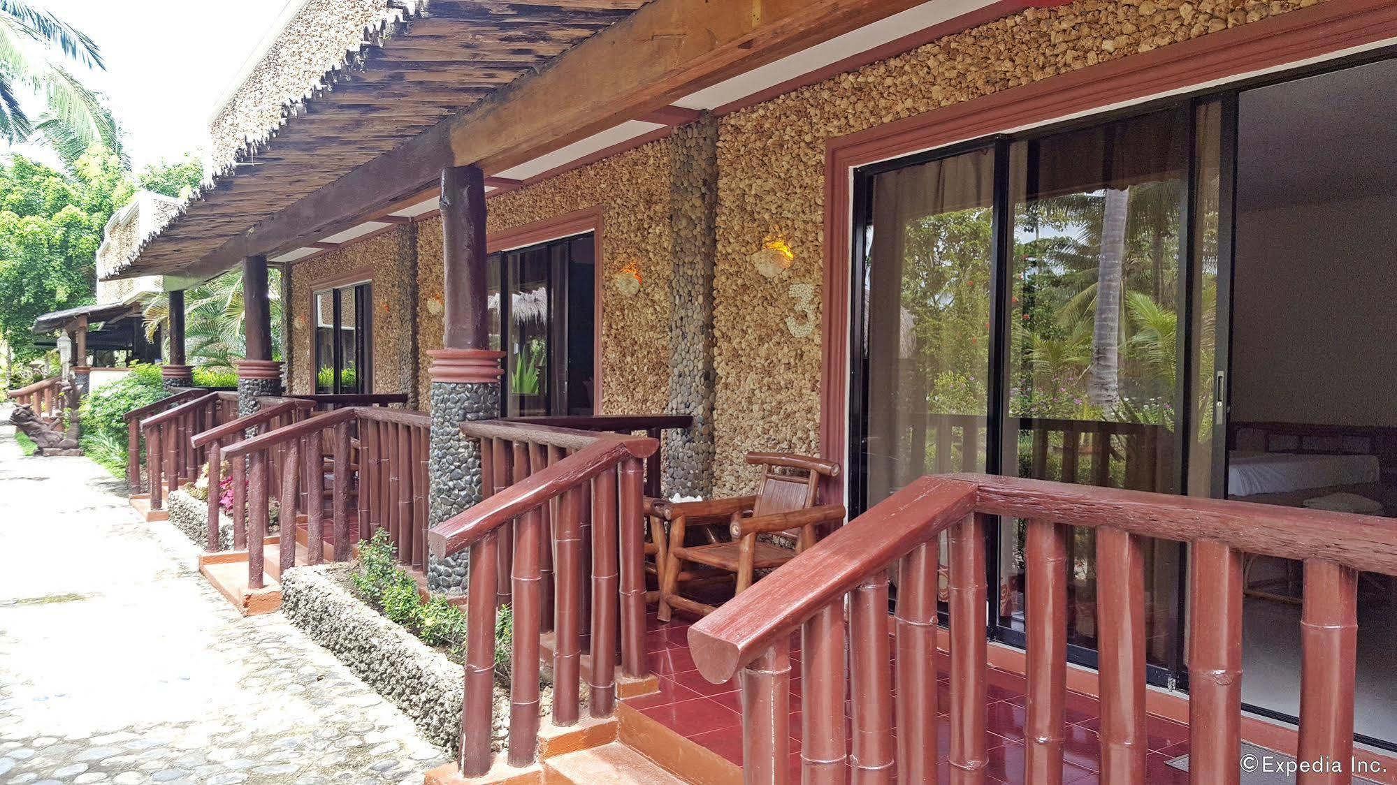 Cooper'S Beach Resort Lucbuan Exterior foto