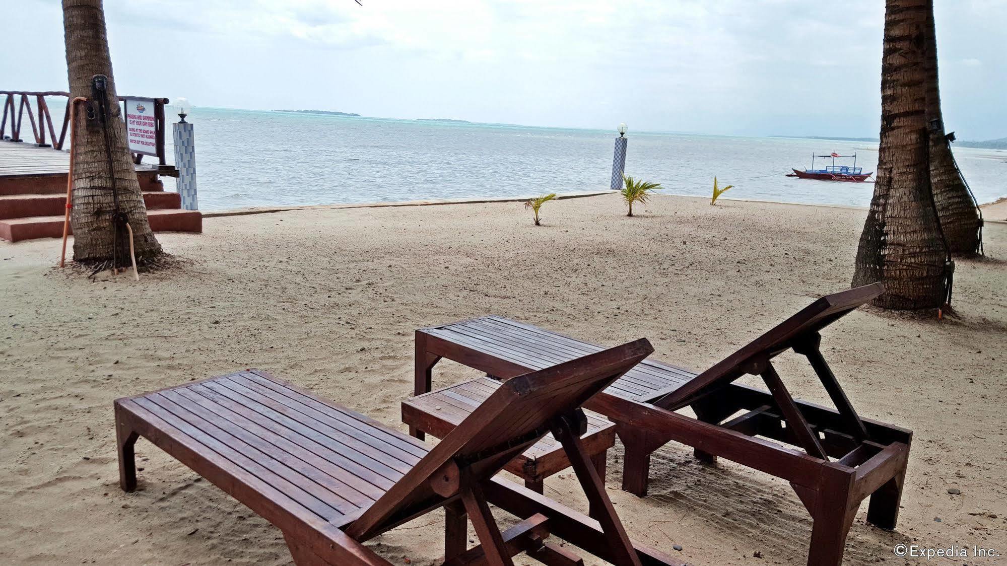 Cooper'S Beach Resort Lucbuan Exterior foto
