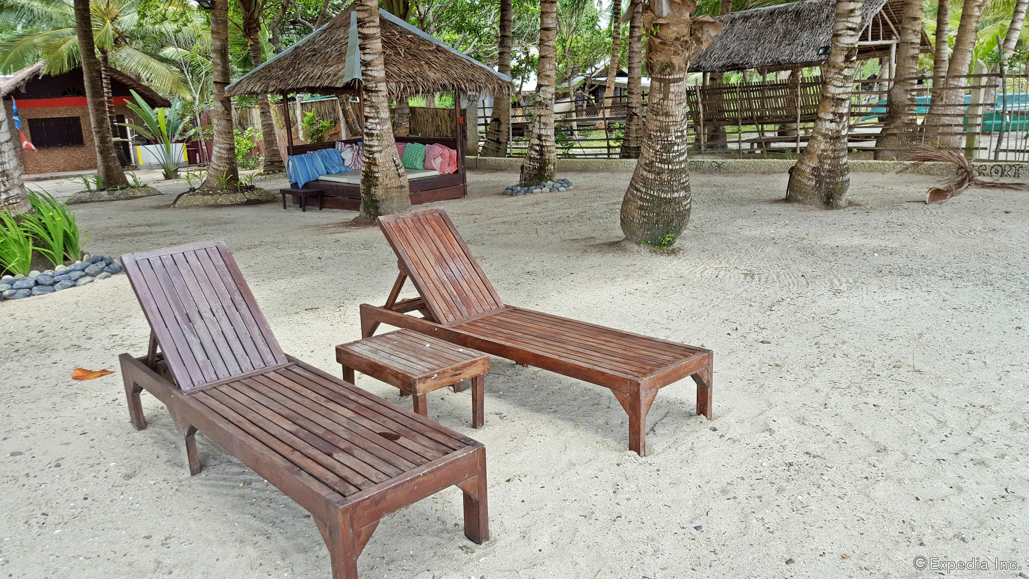 Cooper'S Beach Resort Lucbuan Exterior foto